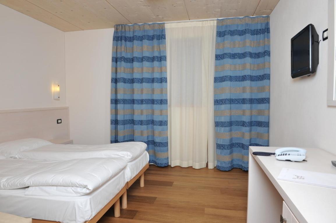 Bio Hotel Benny Медзана Экстерьер фото